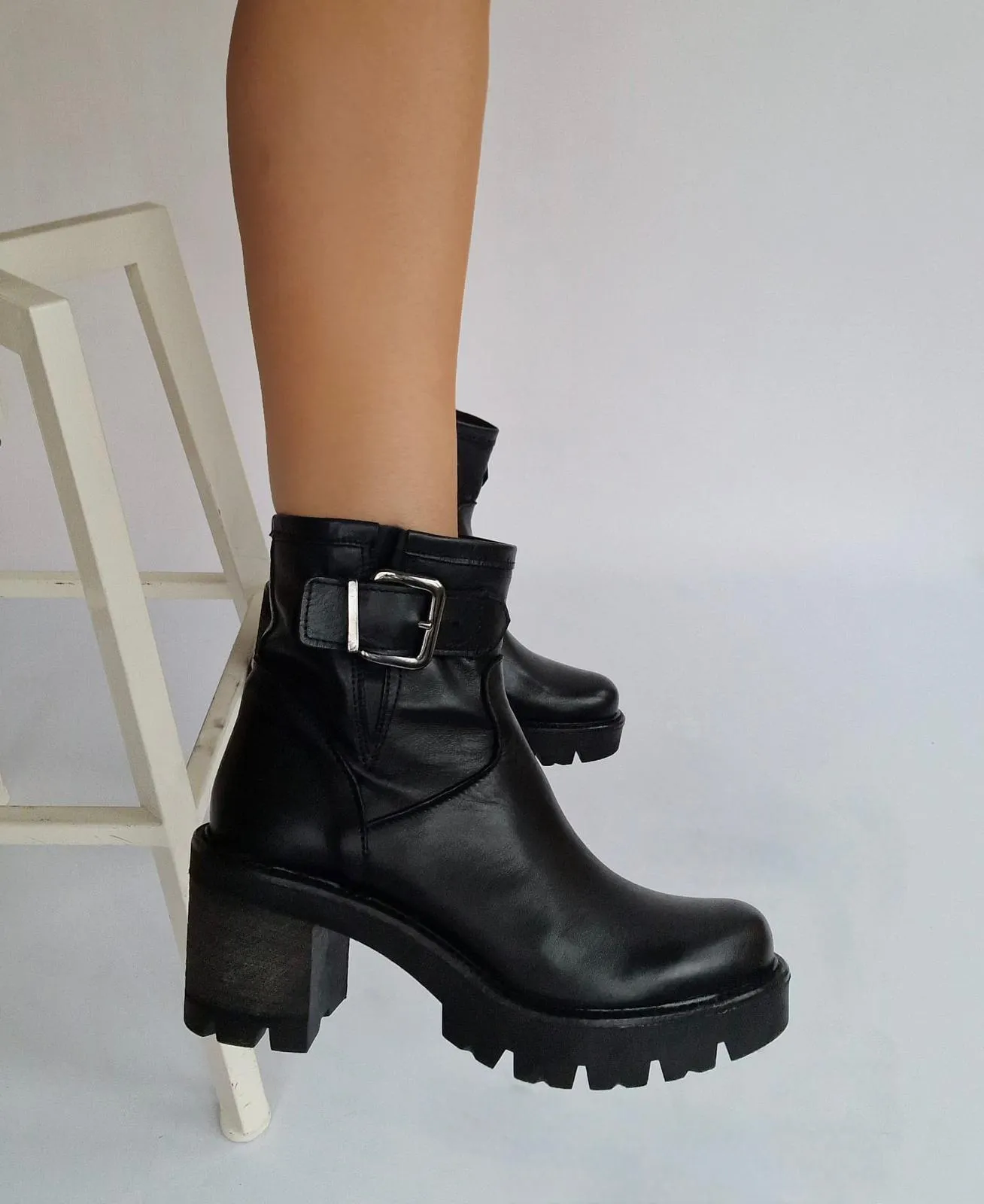 Boots crantée boucles 100% cuir Italy Noir