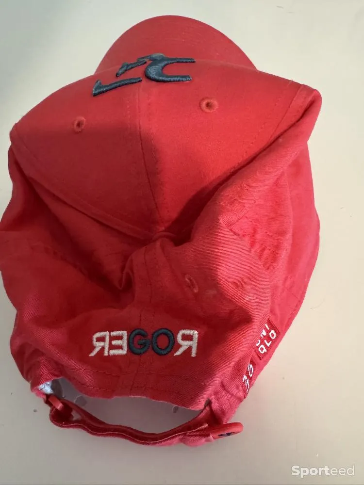 Casquette Federer Uniqlo : Roland Garros 2019 neuf Ajouté le : 31/07/2024