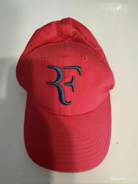 Casquette Federer Uniqlo : Roland Garros 2019 neuf Ajouté le : 31/07/2024