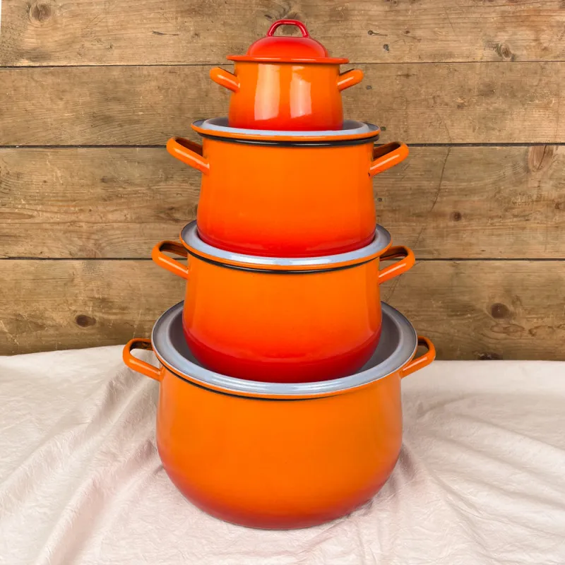 Marmite en émail orange
